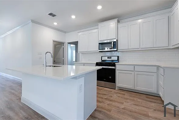 309 Braves Way — Photo 11