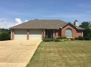 201 Woodcrest Dr, Florence, AL 35630