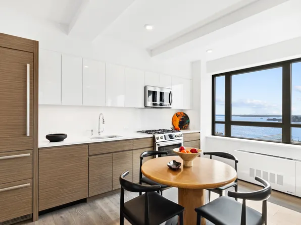 128 Columbia Heights image 2 of 17