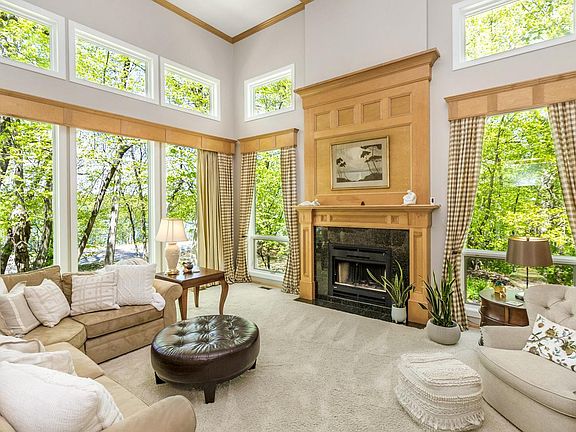 5th image of 472 Vadnais Lake Dr
