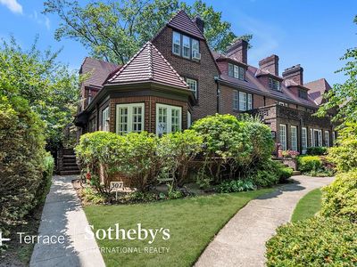 307 Burns St, Forest Hills Gardens, NY, 11375