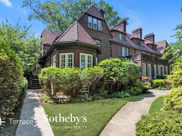 307 Burns St, Forest Hills Gardens, NY 11375