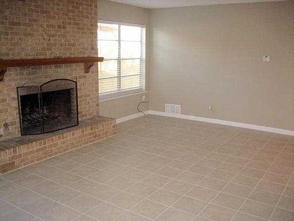 4th image of 3205 Mossrock Dr
