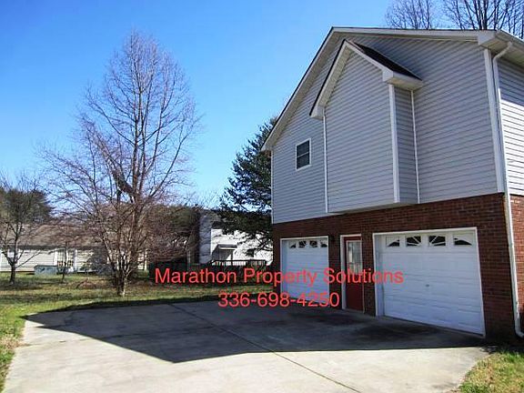 2nd image of 3820 Clay St