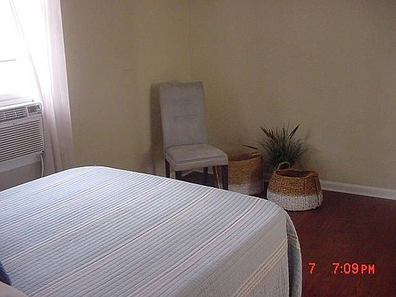 4th image of 129 Beach St