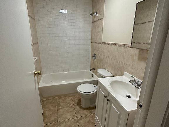 5th image of 70 Belmont Ave APT 2L