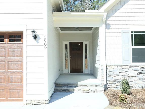 4th image of 5909 Lillie Dr