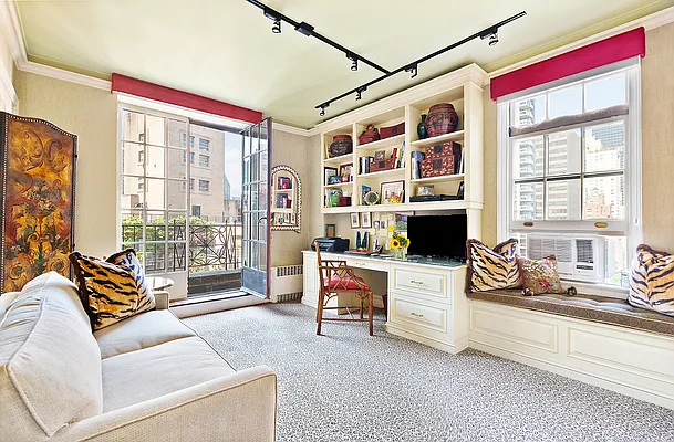 Sold by Compass | media 5