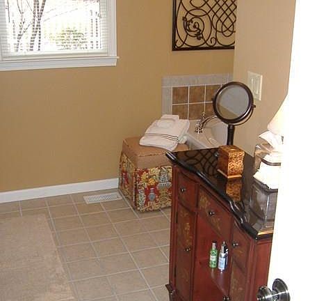 5th image of 131 Cranberry Hills Ln