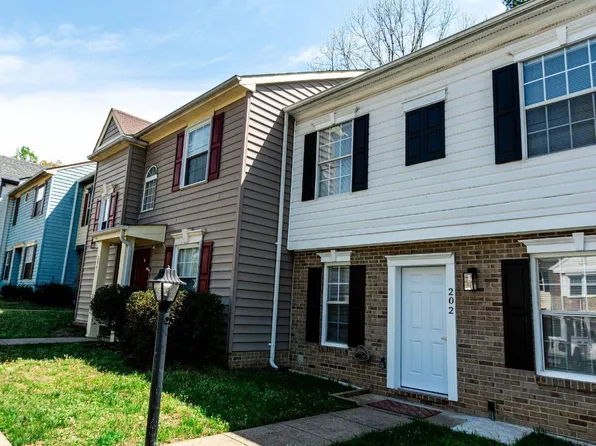 202 Wind Ridge Dr, Stafford, VA 22554