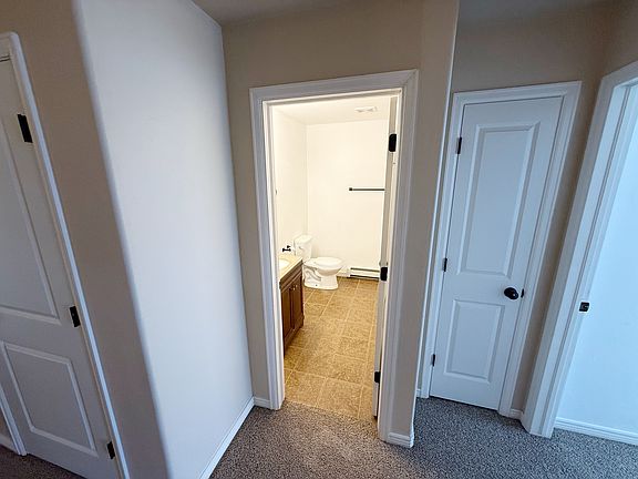 Upstairs full bathroom