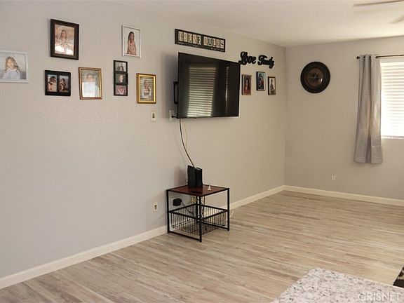5th image of 43054 Fleetwood Dr