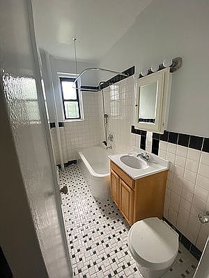 5th image of 3715 Kings Hwy APT 2F