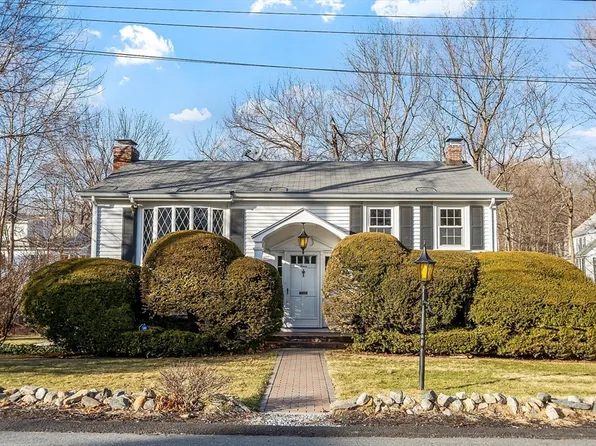 4 Ivanhoe Ln, Andover, MA 01810