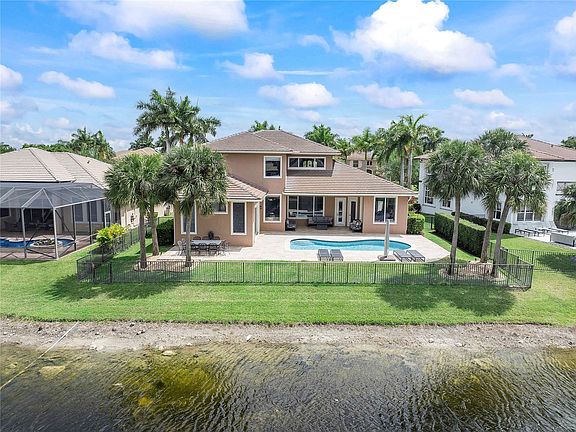 4th image of 7503 NW 124th Avenue