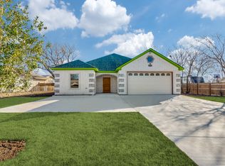 4520 Hodgkins Rd, Lake Worth, TX 76135