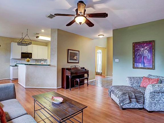5th image of 12827 Pheasant Lake Ct