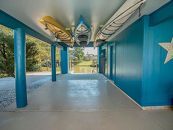 2nd image of 222 Yaupon Dr