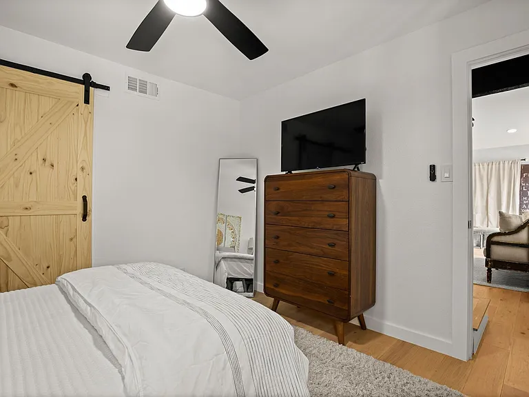 3904 Highland Dr — Photo 30