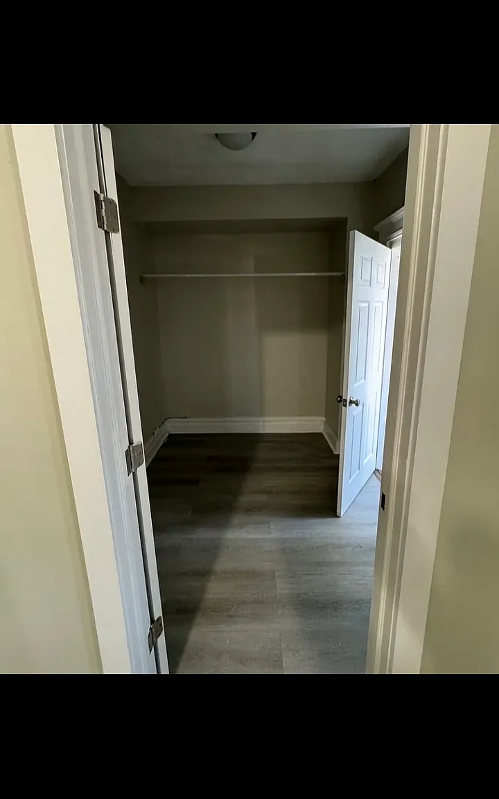3 bed, $2,100 — Photo 4