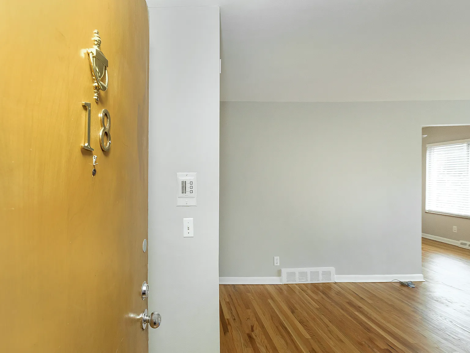 2 bed, 1.5 bath, 963 sqft, $1,500 — Photo 3