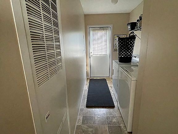 3rd image of 4835 Eisenhower Dr