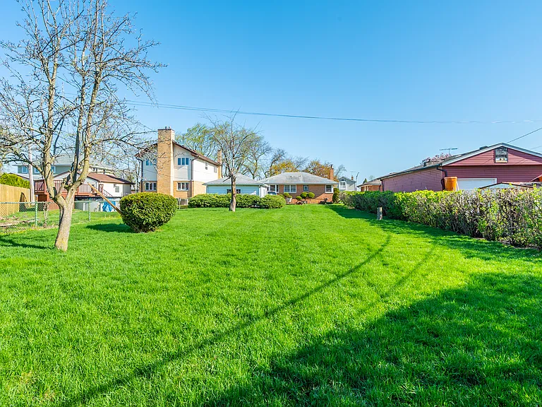 8209 W Wilson Ave — Photo 15