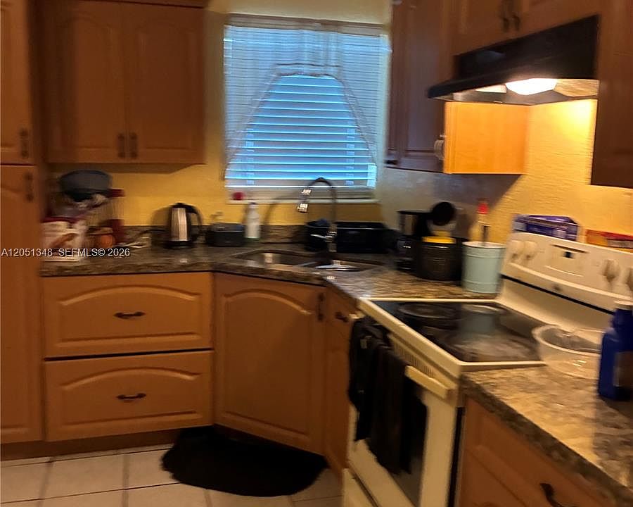 1st image of 1011 NW 183rd Dr