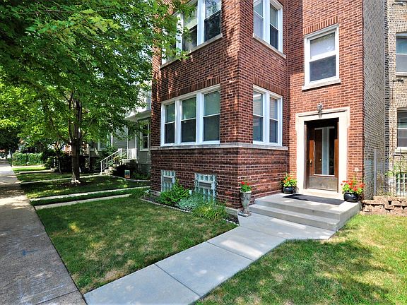 2nd image of 2510 W Ainslie St APT 3