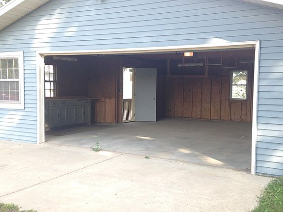 4th image of 22788 Stavenau Ln