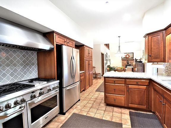 5th image of 75 Denbigh Dr