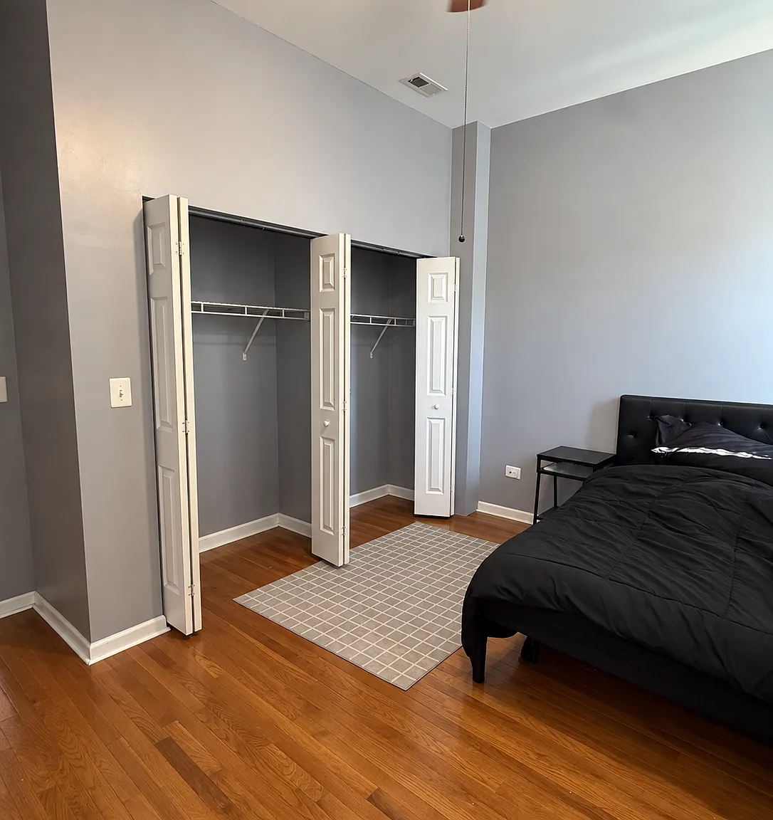 2337 W Lake St — Photo 4