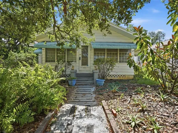 1135 Crescent Lake Dr N, Saint Petersburg, FL 33701