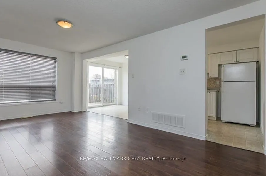 3 bed, $2,450 — Photo 2