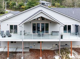 11800 McCorkle Pl, Anacortes, WA 98221