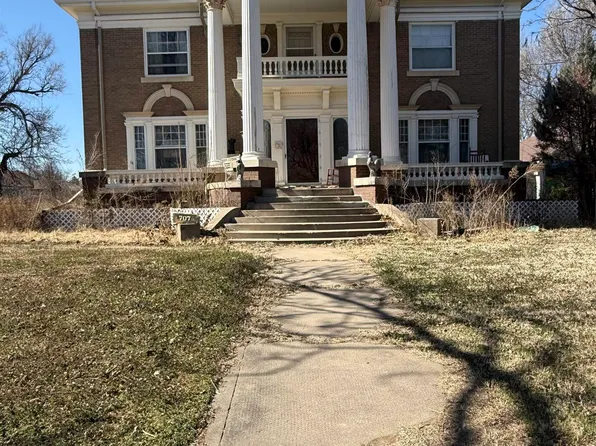 707 State St, Larned, KS 67550