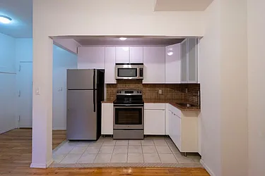 Rented by New York Casas Ltd.