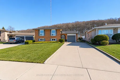 134 Marcella Cres #B Photo 1 134 Marcella Cres #B Photo 1