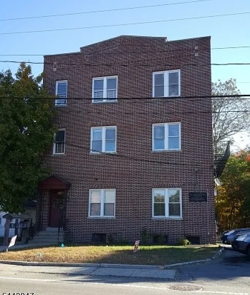 817 Ringwood Ave — Photo 1