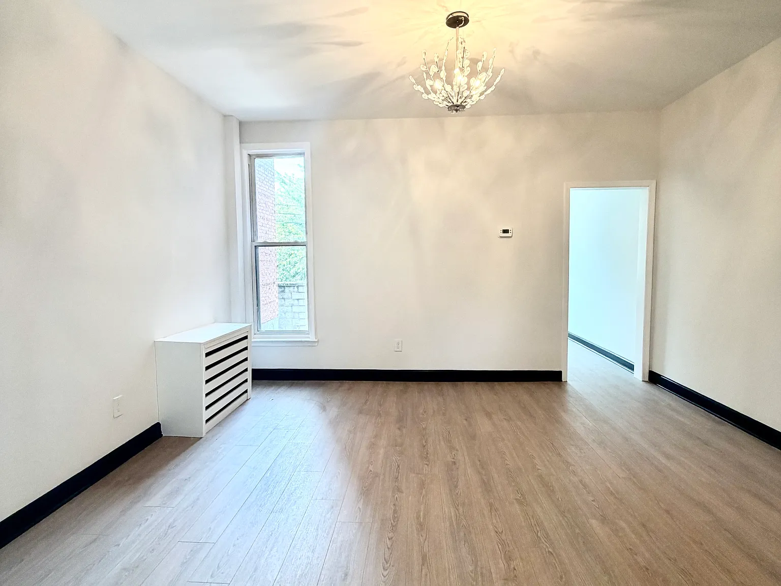 4 bed, 1260 sqft, $2,100 — Photo 4