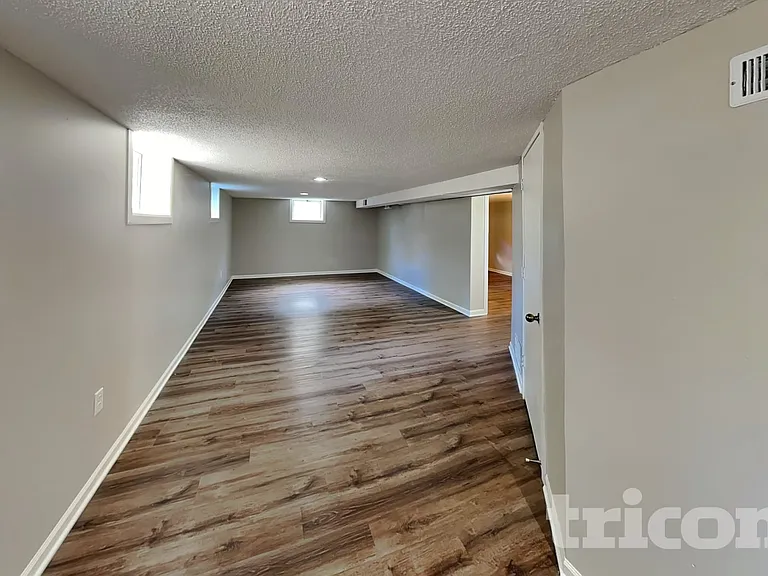 1572 Pullman Ave — Photo 5