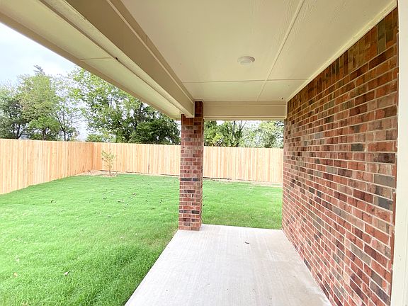 2nd image of 1744 Tobin Dr