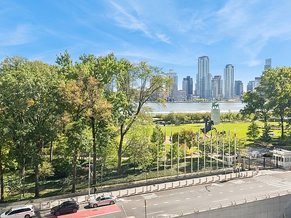 3rd image of 845 United Nations Plz APT 7B