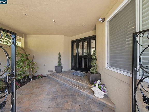 3rd image of 700 Blue Spruce Dr