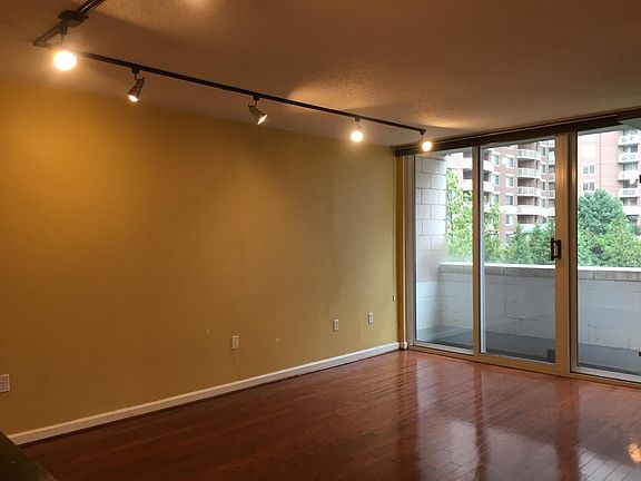 3rd image of 880 N Pollard St APT 303