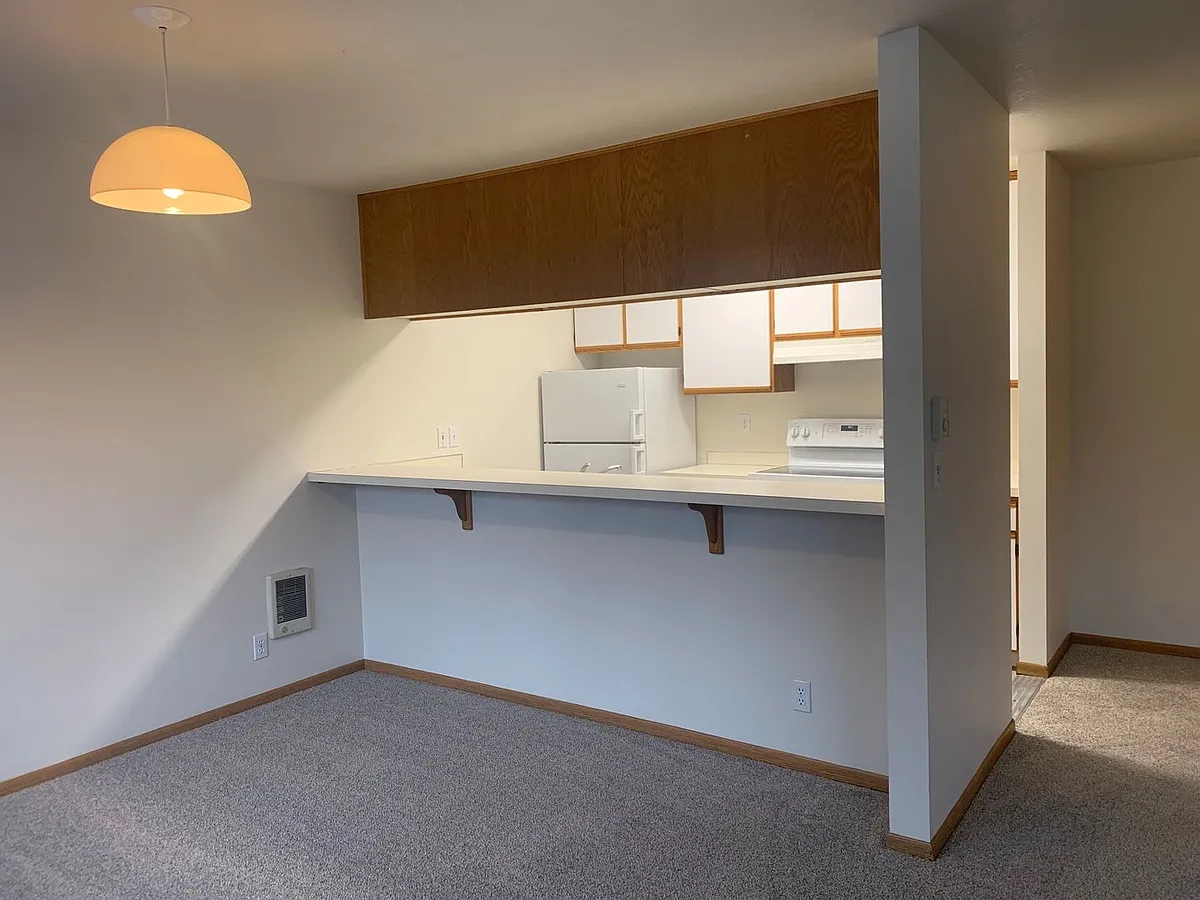 Building Photo - 2211 NE Holliday Ave #1