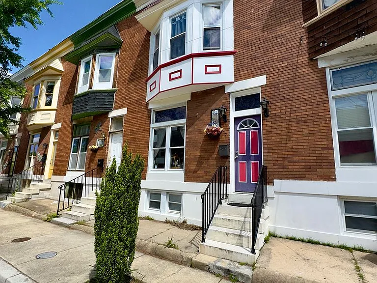 322 E Lorraine Ave — Photo 1