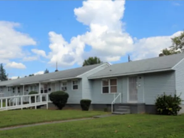 140 Overlook Dr #O, Winston Salem, NC 27105