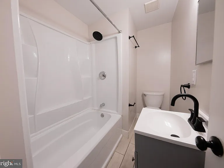 2924 Salmon St — Photo 25