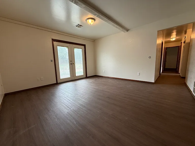 5020 Cinderella Dr — Photo 2